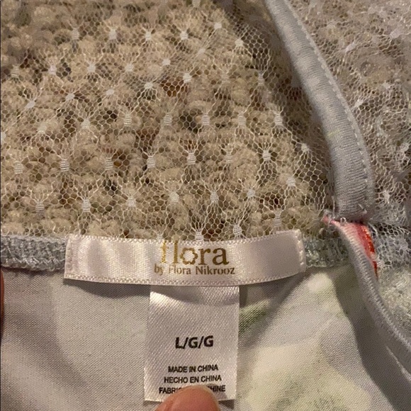 Blue flower tank - Picture 2 of 2